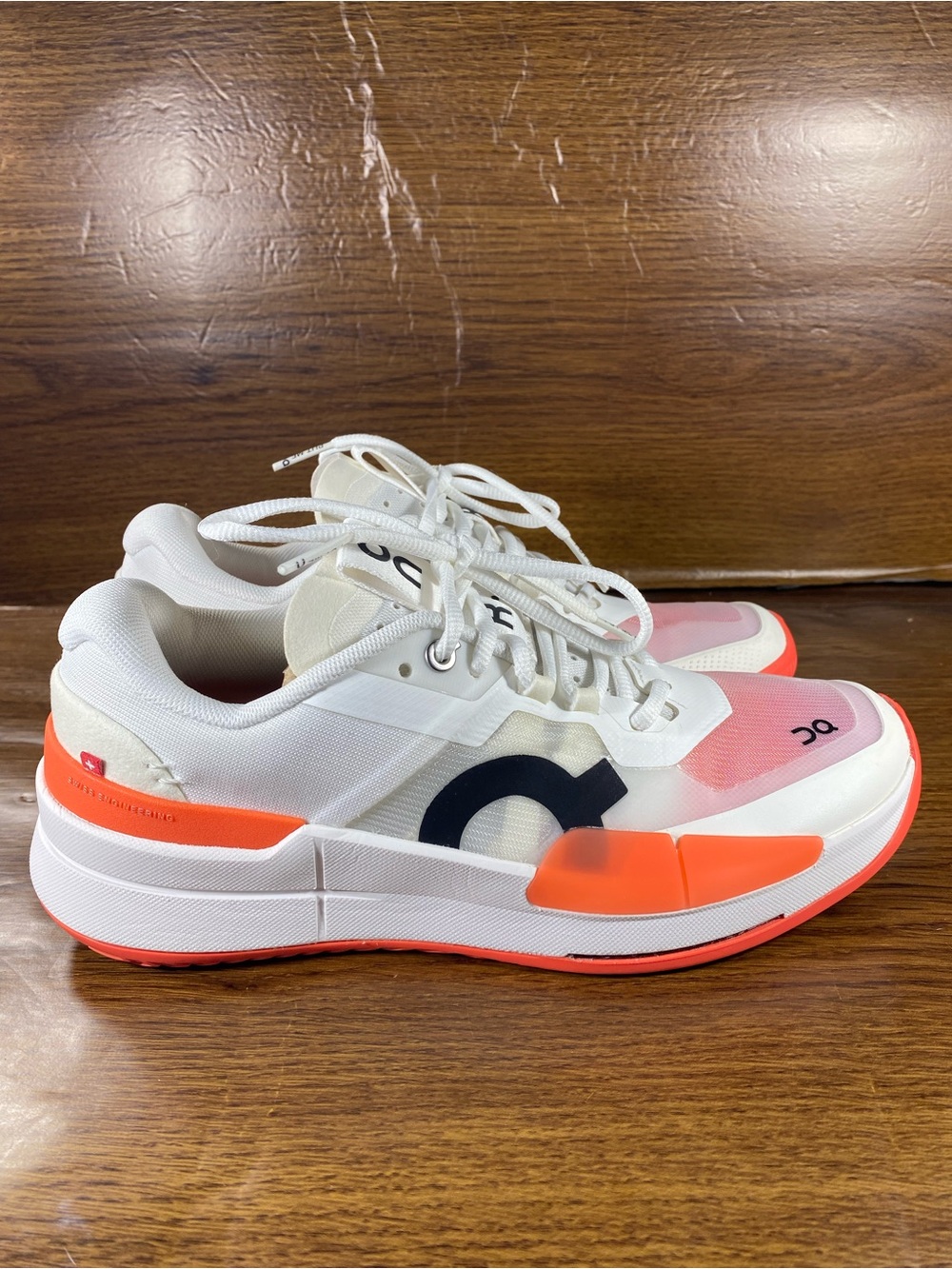 On Running Cloud Roger women’s shoe size 8.5